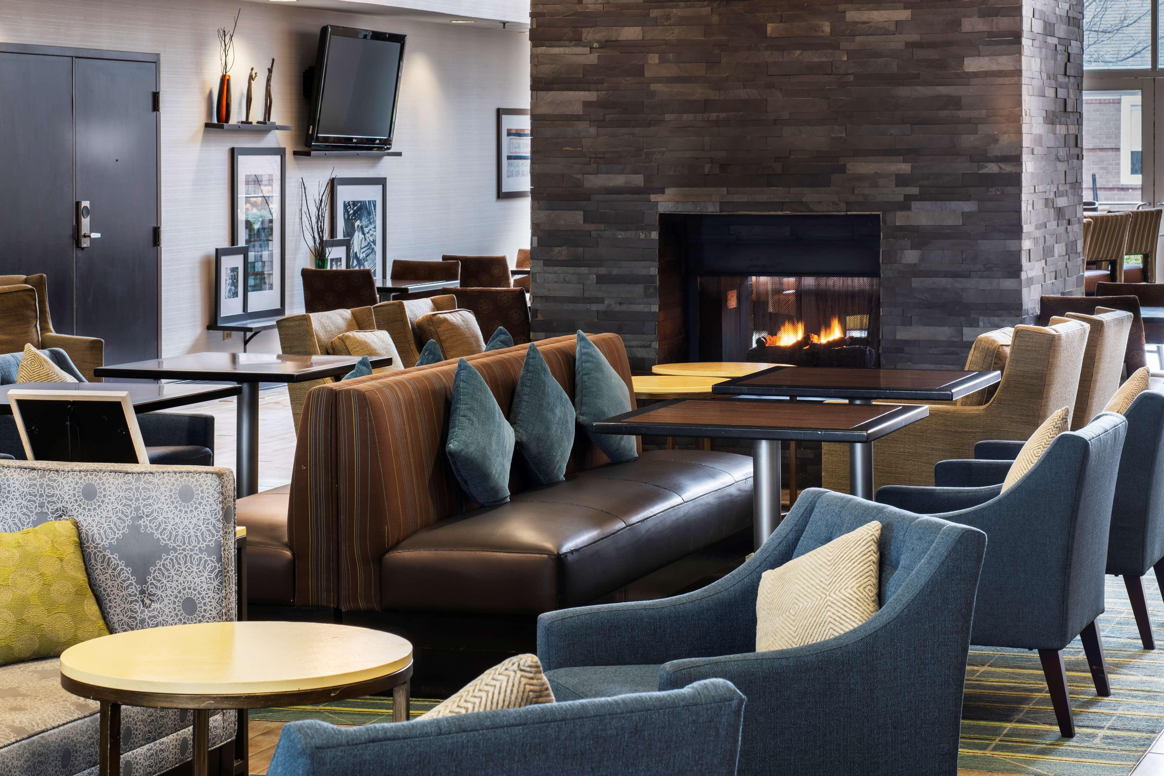 Hampton Inn & Suites Lincolnshire Buitenkant foto