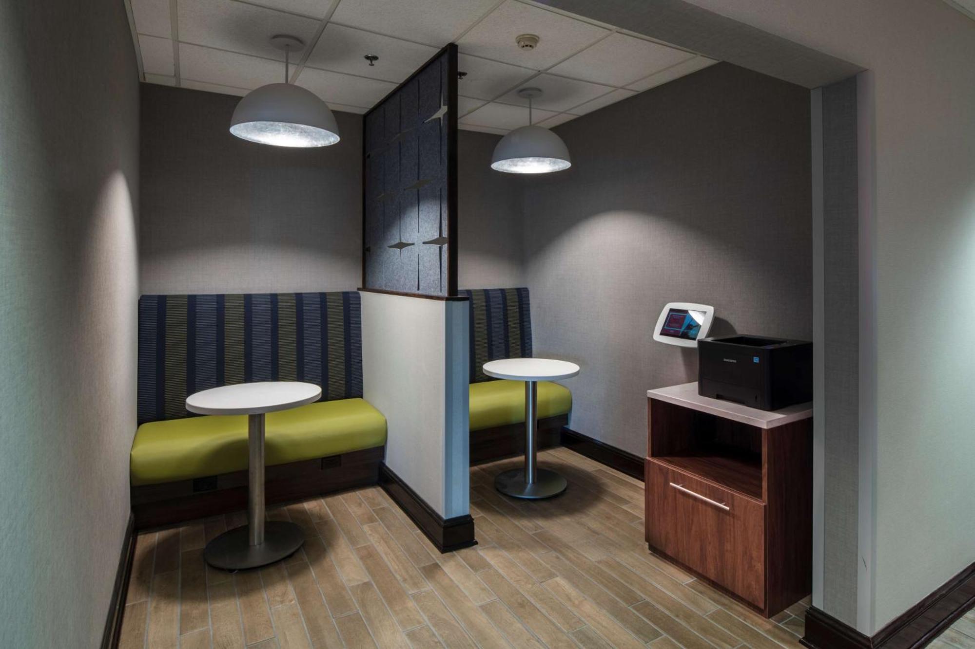 Hampton Inn & Suites Lincolnshire Buitenkant foto